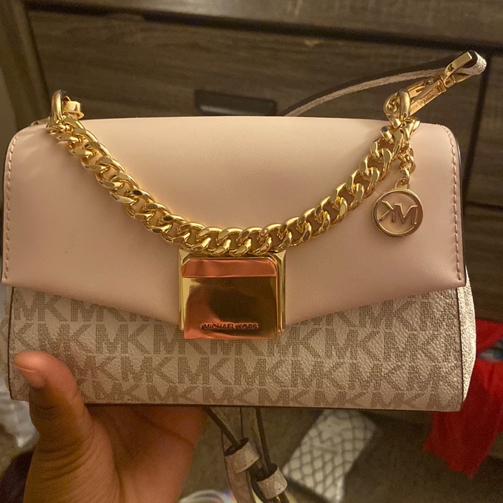 Real Michael Kors purse never worn!